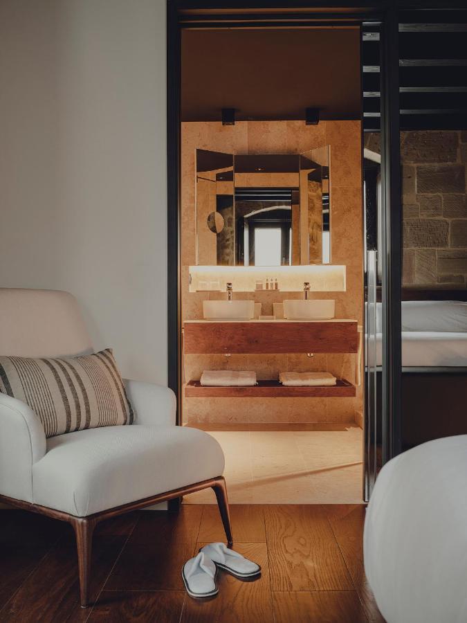 Santa María Hotel Briones